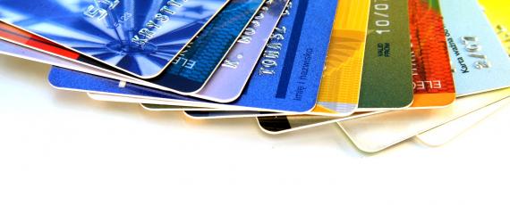 Find out the advantages and disadvantages of owning a credit card. We give it to you one by one